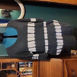 EUC Free People We The Free Tie Dye Black and White Tunic With Pockets - Medium